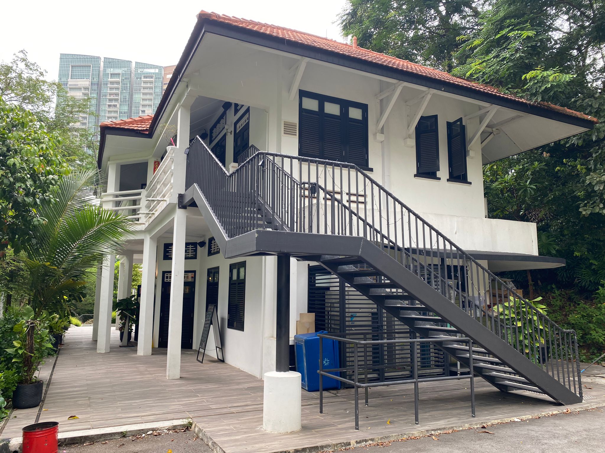 Rare black & white bungalow F&B space @ Rochester Park