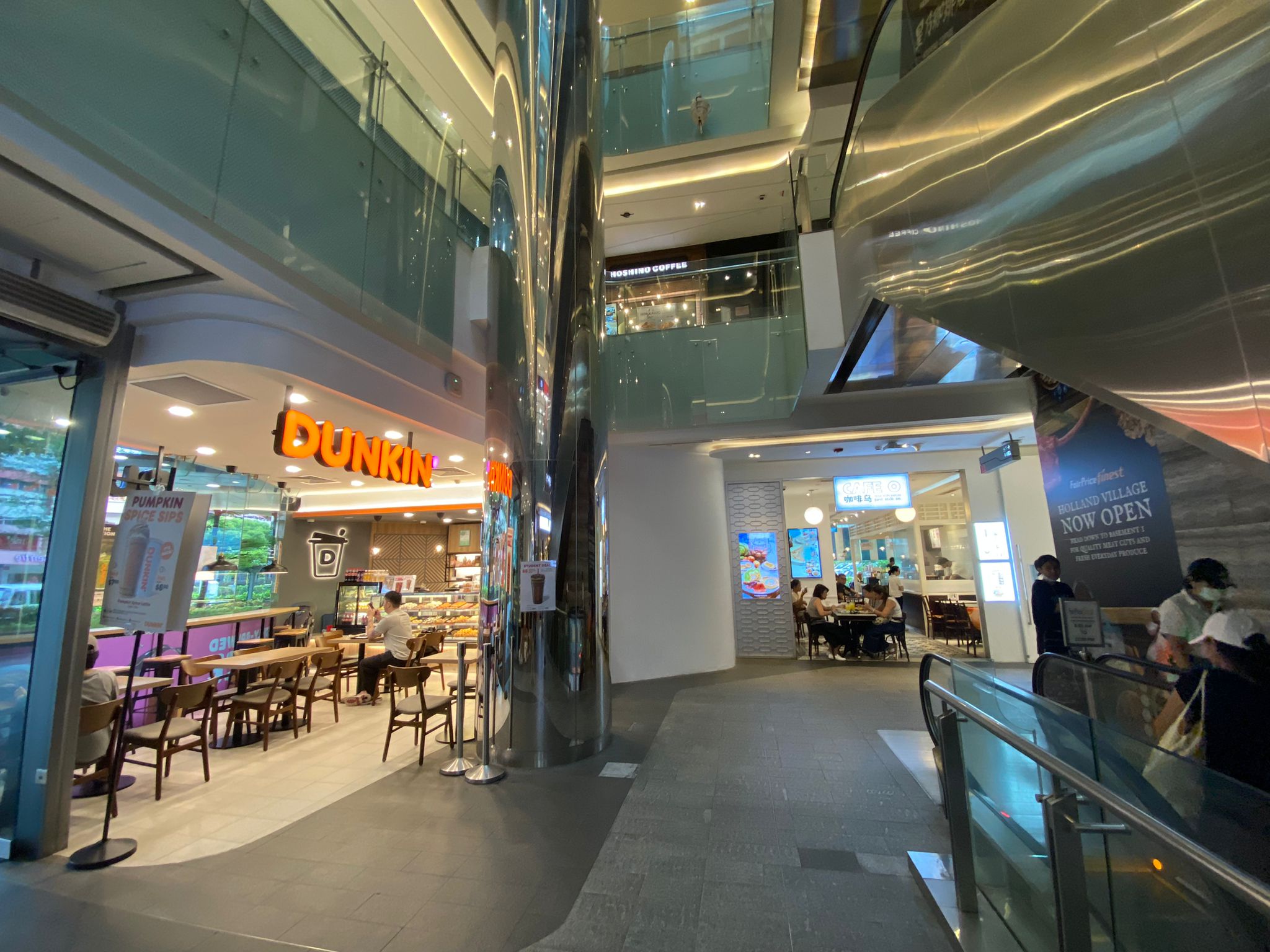 Prime ground floor retail unit / takeaway F&B @ Holland V